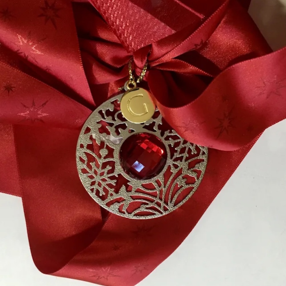 G Gift Packaging Charm